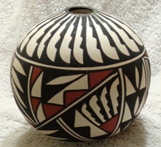 Beautifully Done Vintage Acoma Pottery Seed Jar Signed Diedra Antonio 3