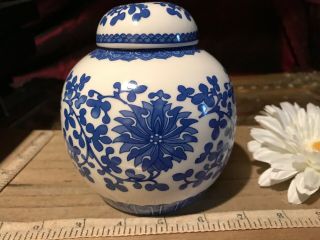 Asian Porcelain Ginger Jar W/lid,  Blue & White Foral Vine Design 4 5/8 " X4 "