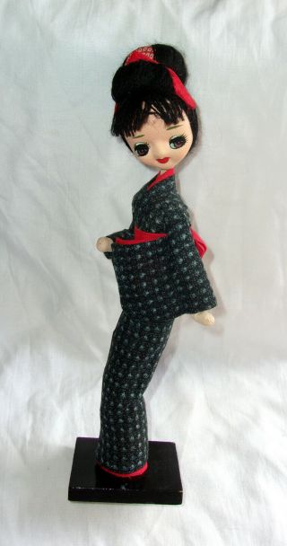 Vintage 11 " Cloth Japanese Geisha Girl Doll Red Gray Kimono Wood Stand Yarn Hair