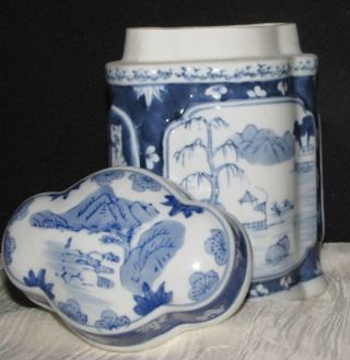 Vtg 7 " Oriental Chinese Blue & White Handpainted Porcelain Urn Jar Vase W/ Lid