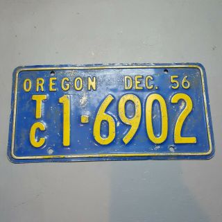 Oregon 1956 Vintage Trailer License Plate Tc 1 - 6902 Yellow On Blue 56 Tab