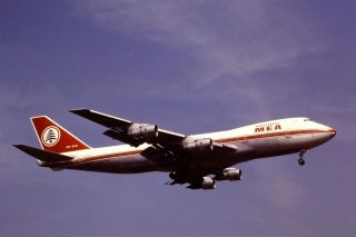 35mm Colour Slide Of Mea Boeing 747 - 2b4b Od - Agh