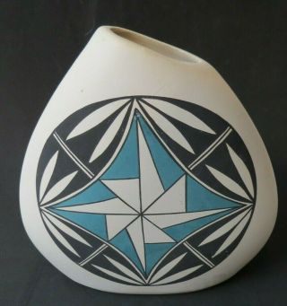 Vintage Acoma Pueblo Mexico 6.  5 " Tall Pillow Vase Signed S Johnston