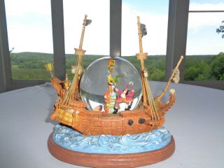 Disney Peter Pan Wendy " You Can Fly " Pirate Ship Musical Snow Globe