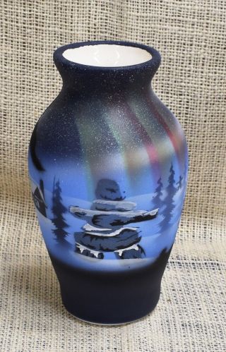 Cedar Mesa Native American Handmade And Painted Pottery Inuk Shuk Medium Vase