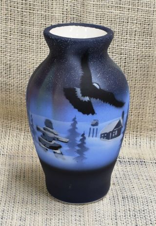 Cedar Mesa Native American Handmade and Painted Pottery Inuk Shuk Medium Vase 2