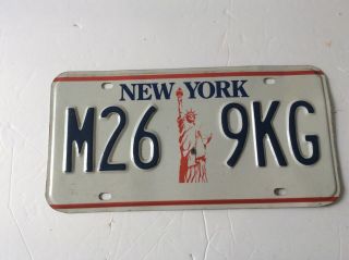 Very Good Vintage York State Liberty License Plate (m26 - 9kg)