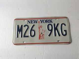 Very Good Vintage York State Liberty License Plate (M26 - 9KG) 3