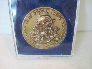 1776 - 1976 Walt Disney World Liberty Square Coin Medal Mickey Goofy Bronze