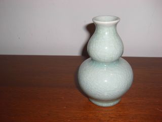 Vintage Chinese Celadon Double Gourd Crackle Vase 5 1/2 "