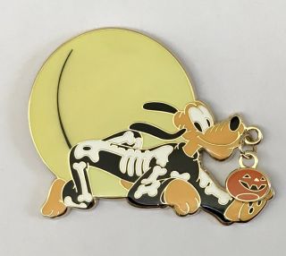Disney Halloween Trading Pin - Pluto With Glow - In - The - Dark Moon - Le 350