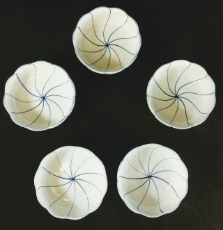 Oriental Blue & White Porcelain Footed Bowls Unique Chinese Near (Set of 5) 4
