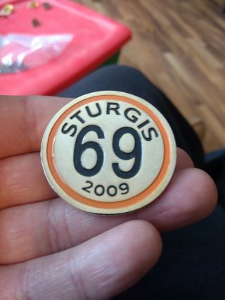 I Sturgis Bike Week Round Circle Vest Jacket Pin Hat Pin 2009 69th Anniversary