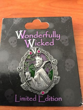 Disney Wonderfully Wicked Le 3000 Pin Evil Queen Snow White And The Seven Dwarfs
