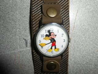 Vtg 1960s Walt Disney Production Mickey Mouse Wind - Up Wrist Watch