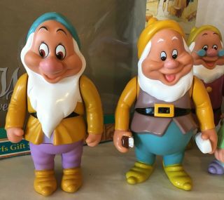 Walt Disney’s Snow White & THE SEVEN DWARFS Gift Set COLOR CHANGING Mattel 5278 4