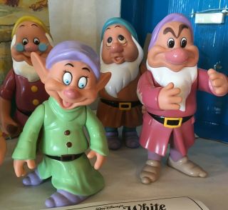 Walt Disney’s Snow White & THE SEVEN DWARFS Gift Set COLOR CHANGING Mattel 5278 5