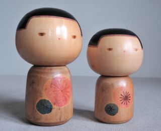 14.  5cm (5.  7 ") - 12cm (4.  7 ") Japanese Sosaku Kokeshi Pair Dolls : Signed Sanpei