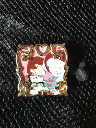 Disney Trading Pin Snow White and The Prince The Kiss Gold Tone Framed Pin Frame 3