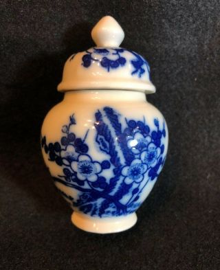 Vintage 4 " Chinoiserie Blue And White Miniature Ginger Jar China