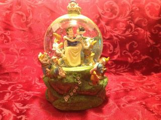 Disney Snow White And The Seven Dwarfs Musical Snow Globe.  " Playful Melody "