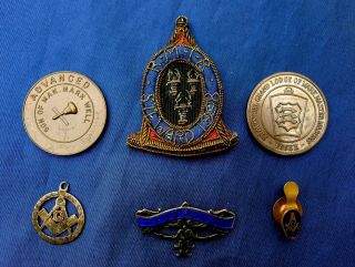 6 Old Freemasonry Items; Lodge Pennies,  Founder Bar,  Rmib Stewards Badge 1948.