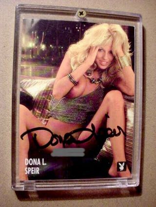 1995 Playboy Autograph Card 92 - Dona Speir,  Miss March 1984 - In Case