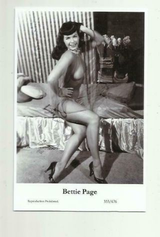 N480) Bettie Page Swiftsure (333/676) Photo Postcard Film Star Pin Up