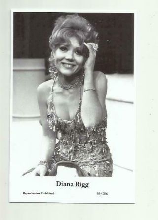 N474) Diana Rigg Swiftsure (55/206) Photo Postcard Film Star Pin Up Avenger