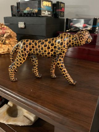 Rare Hand Carved Wood Cheetah Scultpure - Hand Painted Wooden Statue 7.  5” 2