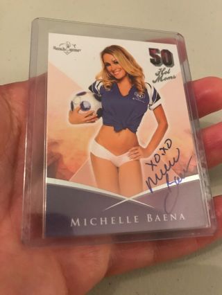 2013 Benchwarmer International 50 Hot Moms Autograph Card Michelle Baena