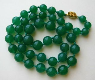 Vtg Chinese Jade Green Peking Glass Hand Knotted Graduated Beaded 24 " Necklace