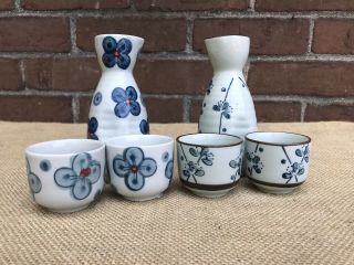 6 Piece Set Sake 2 Pitchers 4 Cups Floral Blue Japanese Serving Dishes Porcelain