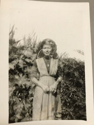 1940s Error Photo In Hawaii Of Girl And Ghost