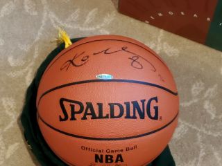 Kobe Bryant 8 Auto Uda Basketball 2002 Upper Deck Authenticated Lakers La