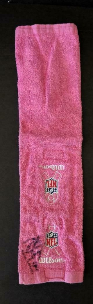 Peyton Manning Autograph Signed Game Breast Cancer Towel Auto Psa/dna