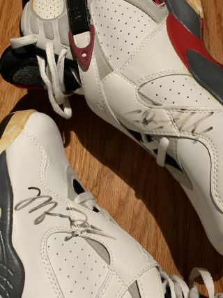 michael jordan Game Worn Autographed Shoes Chicago Bulls 6