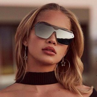 Quay Australia Hall Of Fame Sunglasses - Black - With Tags
