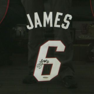 Lebron James Nba Miami Heat Signed / Autographed 6 Jersey With Upper Deck