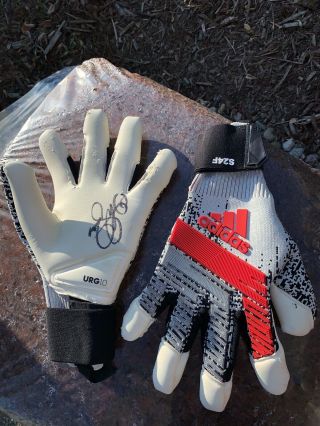 Seattle Sounders Stefan Frei (match worn) Goal Keeper Gloves with Autograph 3