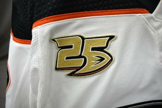 2018 - 19 Lindholm 47 Anaheim Ducks Game Worn Jersey w/ 25th Anniv Set Tag LOA 5