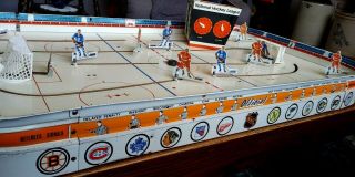 1969 Eagle / Coleco 5340 Official Table Hockey Game with Metal Score Clock 2