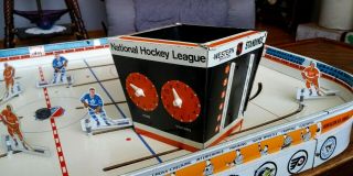 1969 Eagle / Coleco 5340 Official Table Hockey Game with Metal Score Clock 3