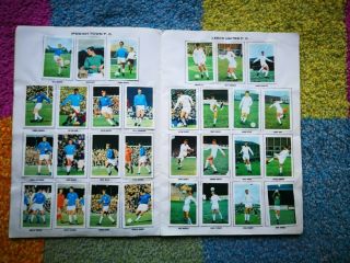 Wonderful World of Soccer Stars in Action Picture Stamp Album 1969 - 70 Football 5