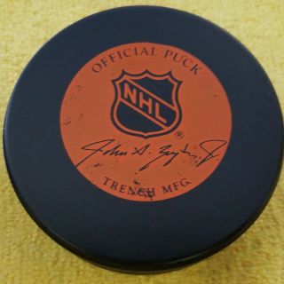 CALGARY FLAMES VINTAGE OLD STYLE NHL HOCKEY OFFICIAL GAME PUCK ZIEGLER 2
