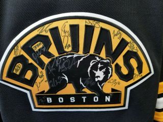 2010 - 11 Boston Bruins Team Signed Jersey - Championship Year