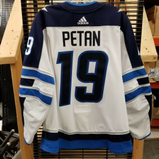 Winnipeg Jets Nhl 2018 - 19 Set 1 Game Worn White Jersey Nic Petan 19