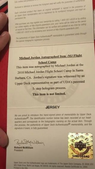 Michael jordan 1997 - 1998 Mitchell & Ness Autographed Jersey Upper Deck 6