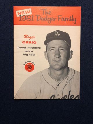 Mlb Roger Craig The 1961 Dodger Family Union Oil 76 Booklet