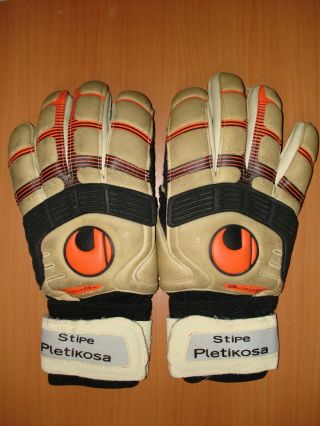 Fc Rostov (russia) Goalkeeper Match Worn Gloves - Stipe Pletikosa